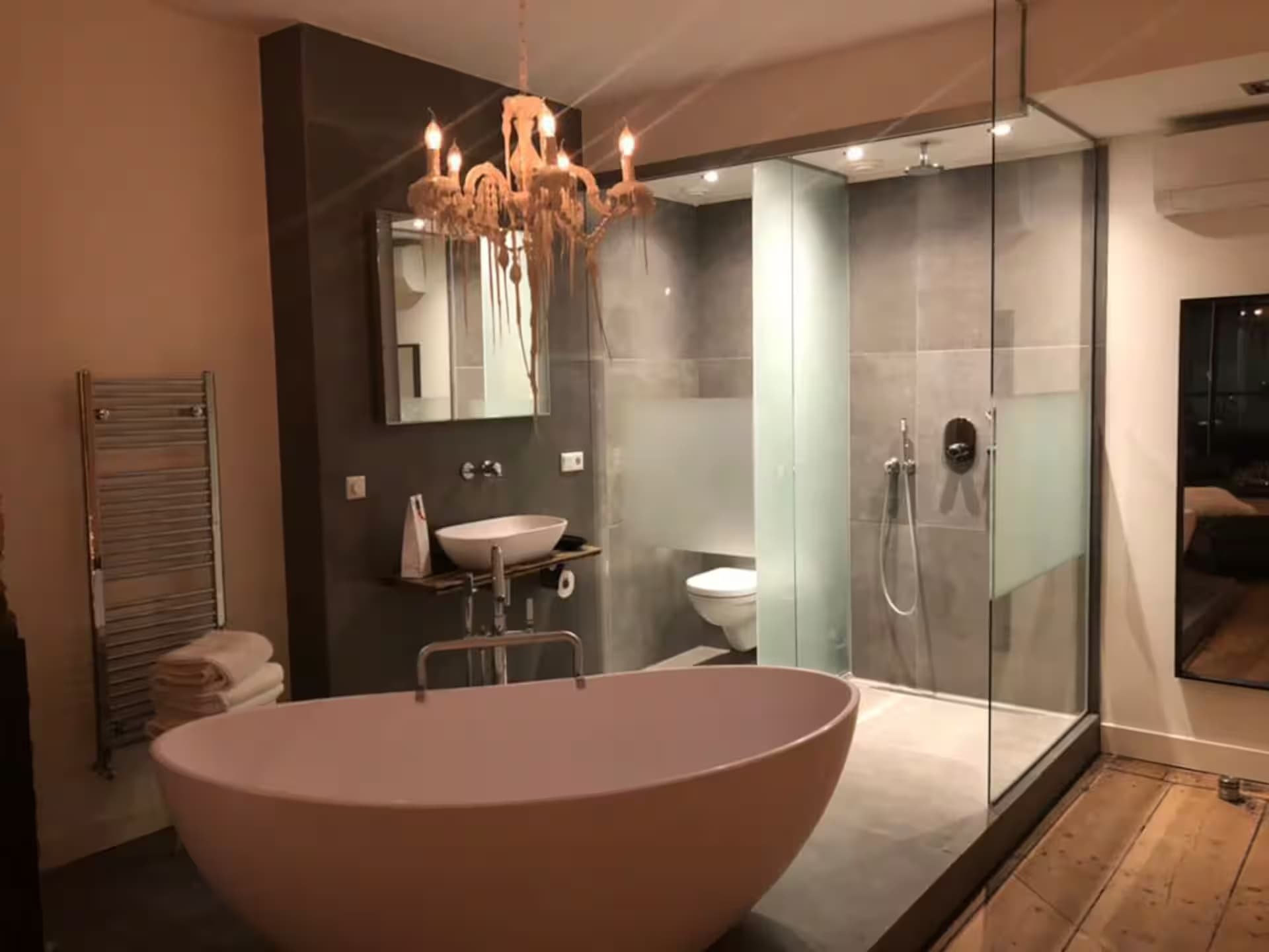 Love Suite Wolvenstraat 16 — interieur foto 17 van 31