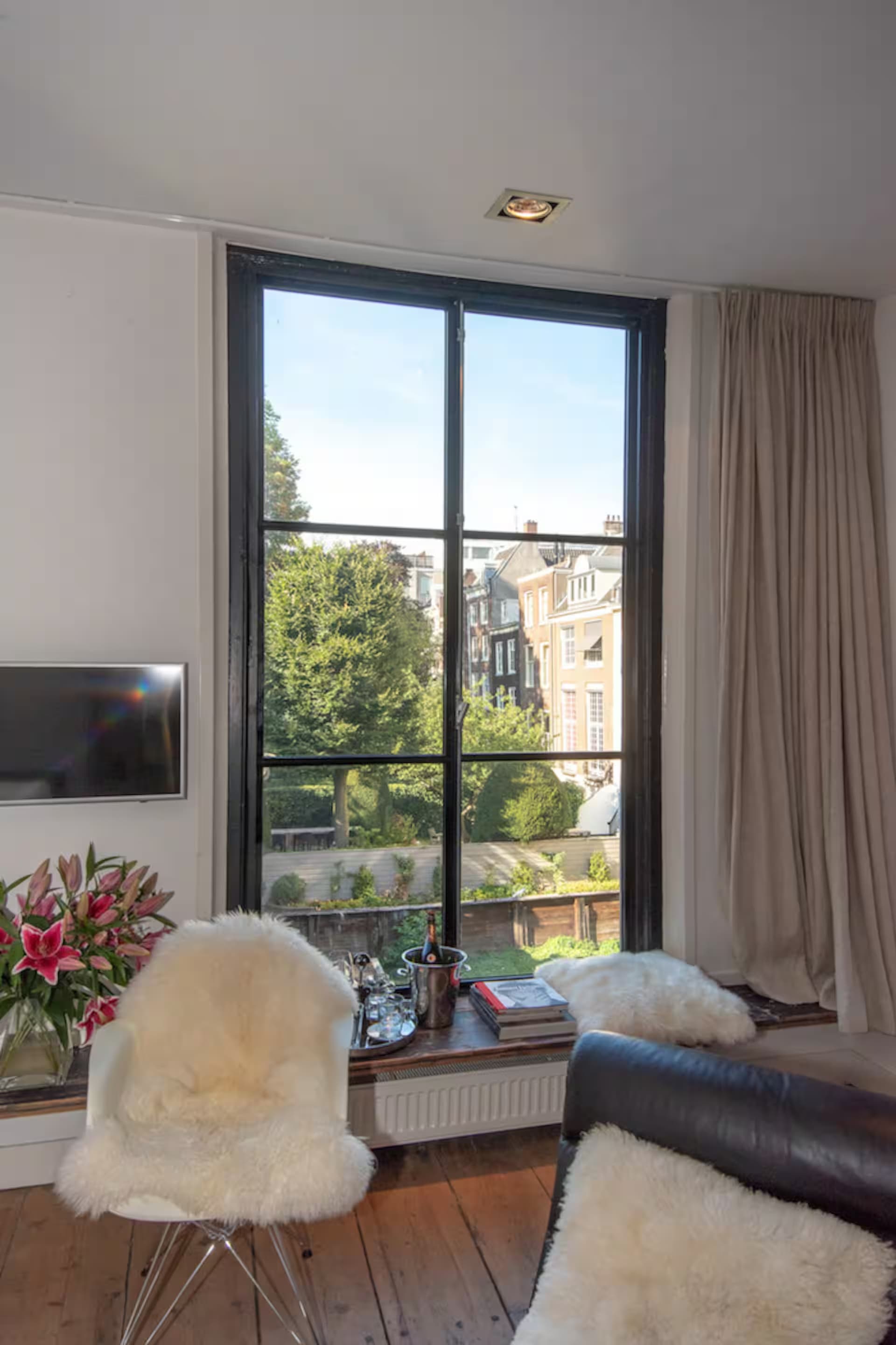 Love Suite Wolvenstraat 16 — interieur foto 26 van 31