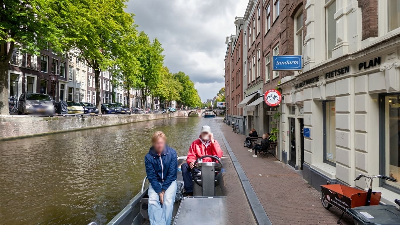Fietsen vanaf hier — de gracht zelf